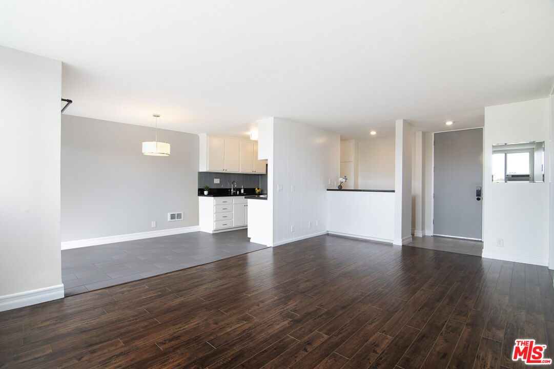 6000 Canterbury Dr Unit: D308