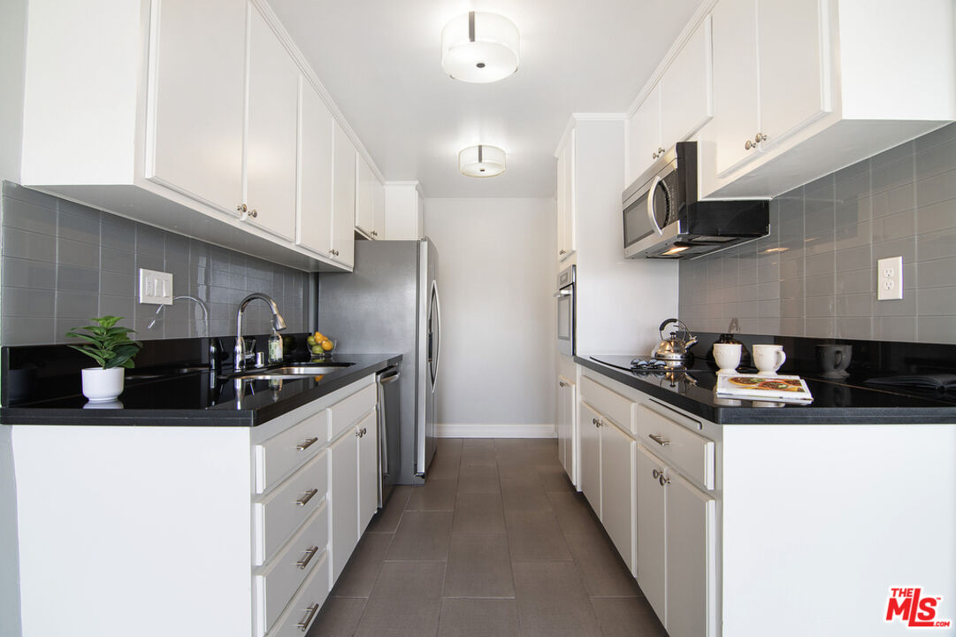 6000 Canterbury Dr Unit: D308