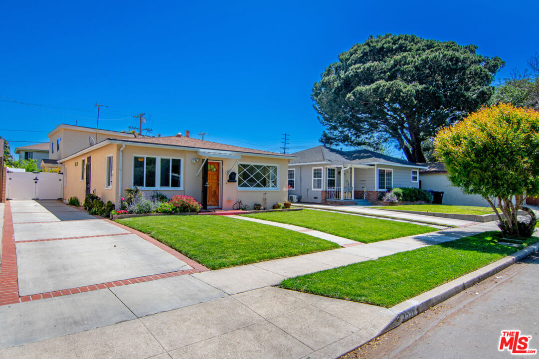 3556 Butler Ave