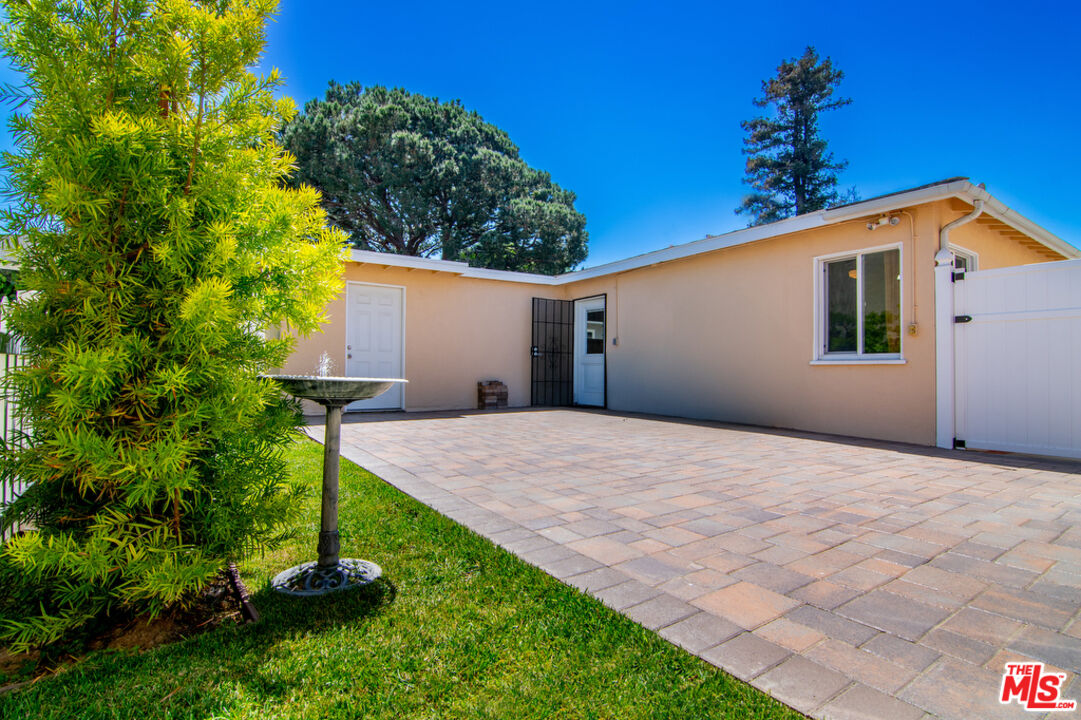 3556 Butler Ave