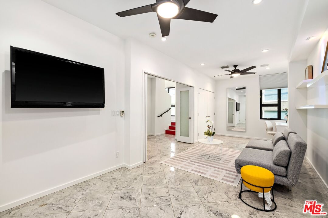 3007 Ocean Front Walk