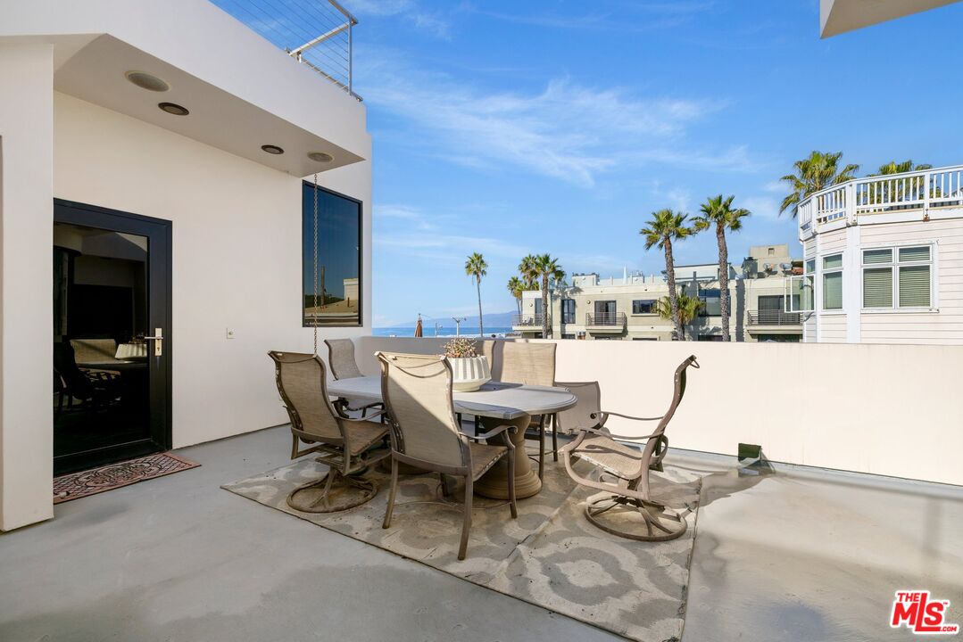 3007 Ocean Front Walk