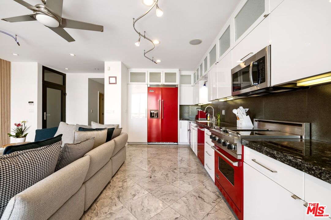 3007 Ocean Front Walk