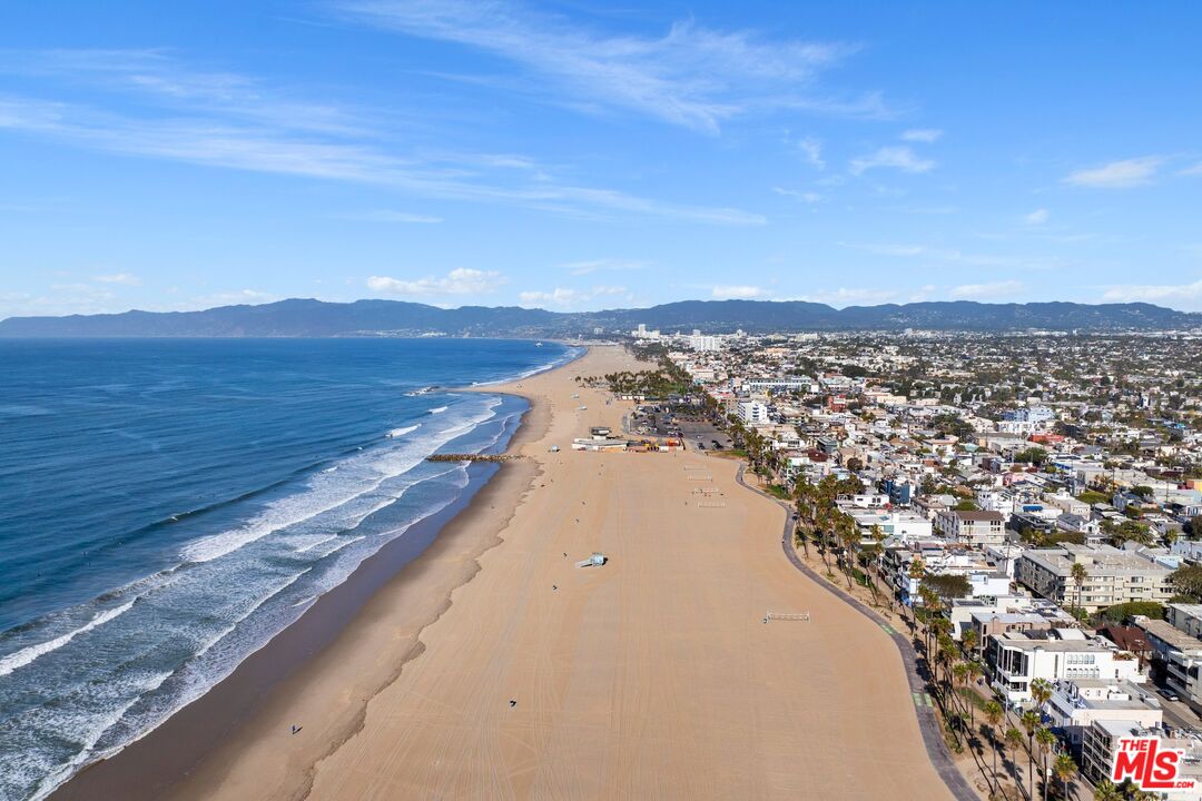3007 Ocean Front Walk