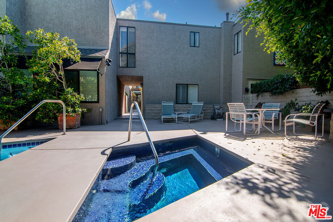1621 Hilts Ave Unit: 1