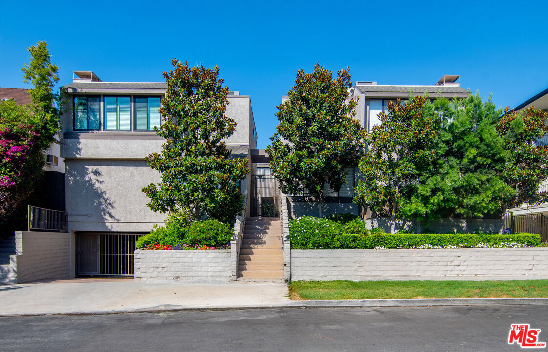 1621 Hilts Ave Unit: 1