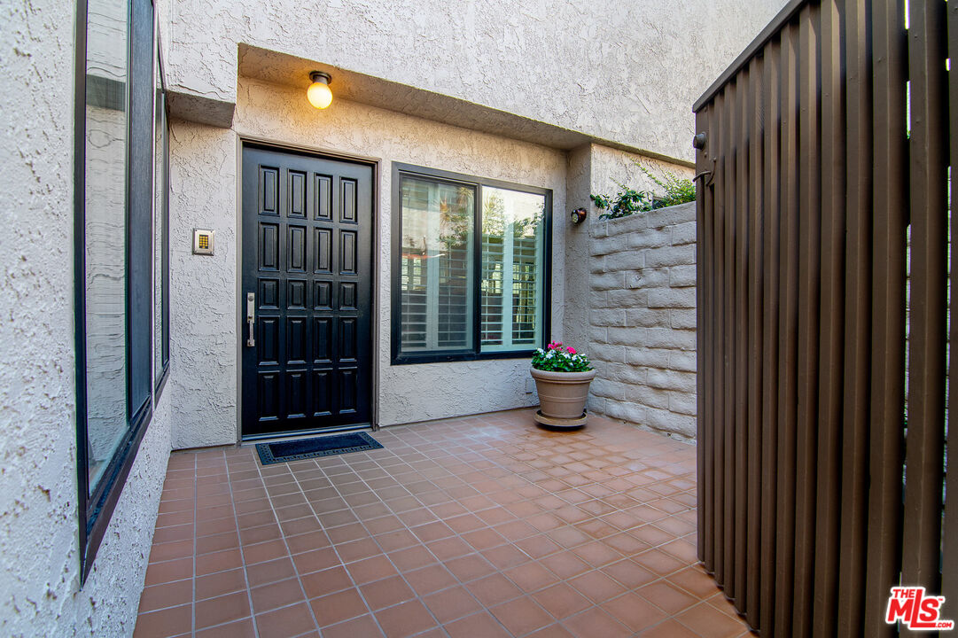 1621 Hilts Ave Unit: 1