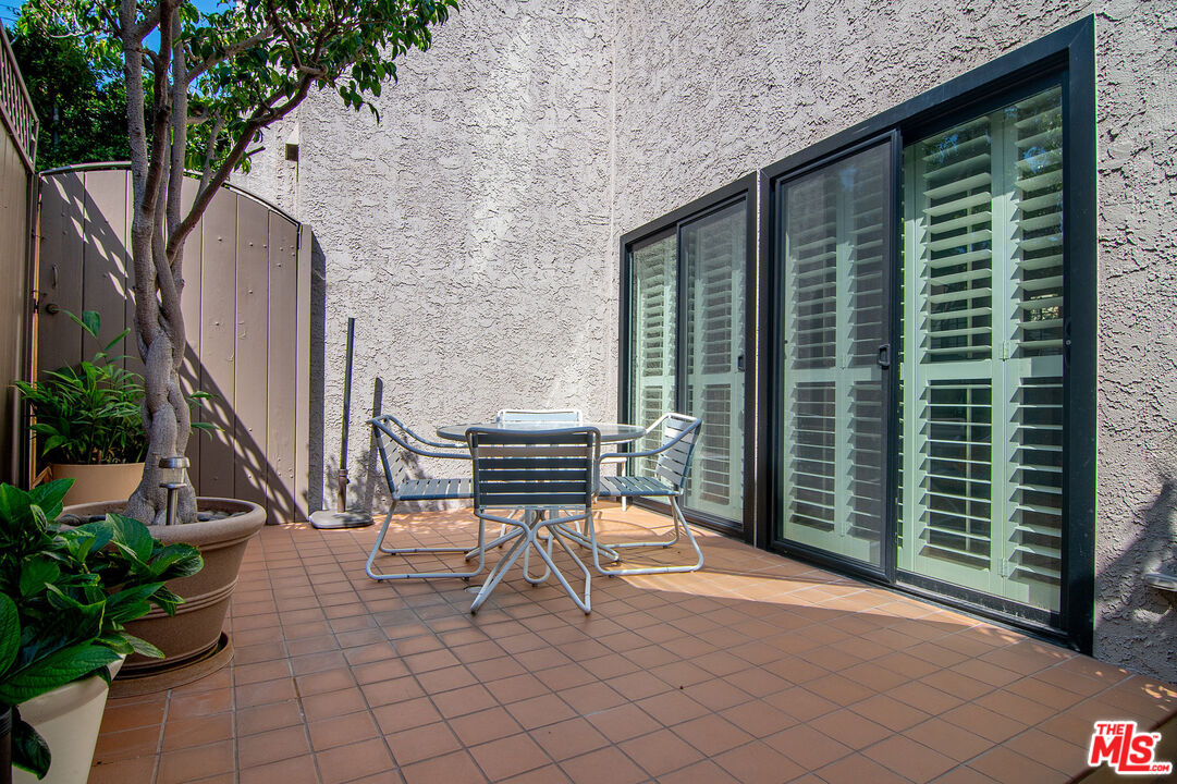 1621 Hilts Ave Unit: 1