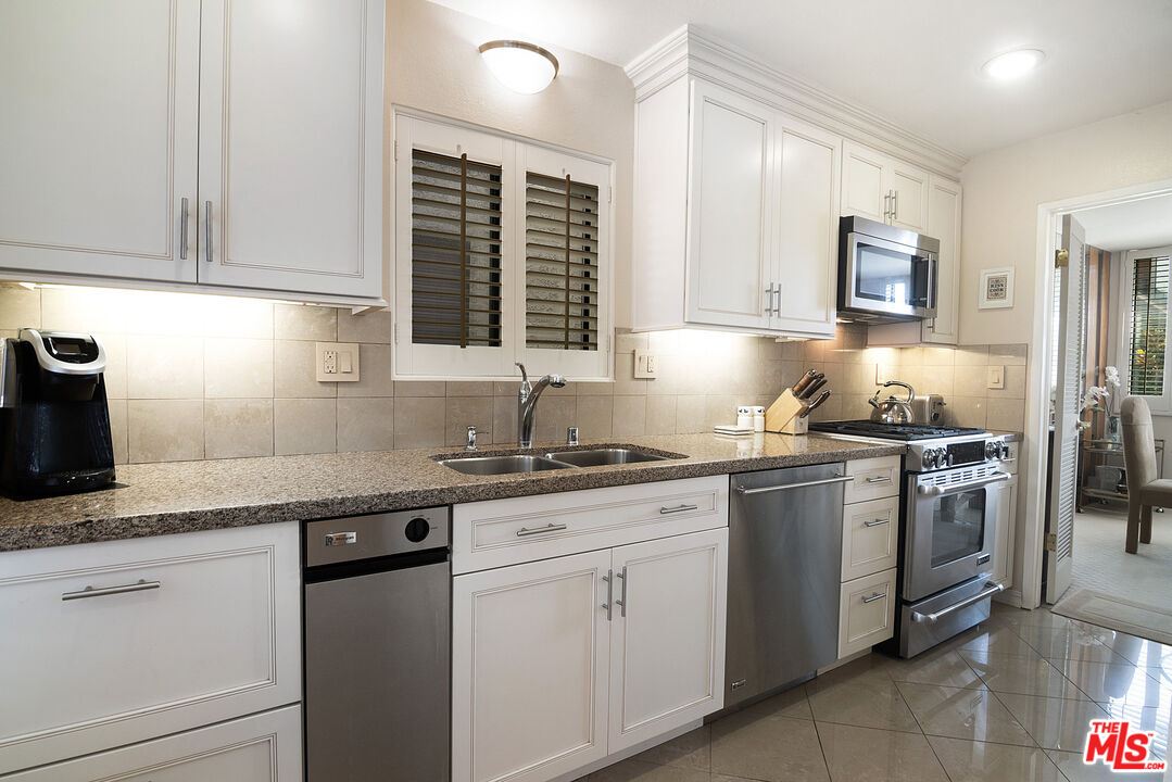 1621 Hilts Ave Unit: 1