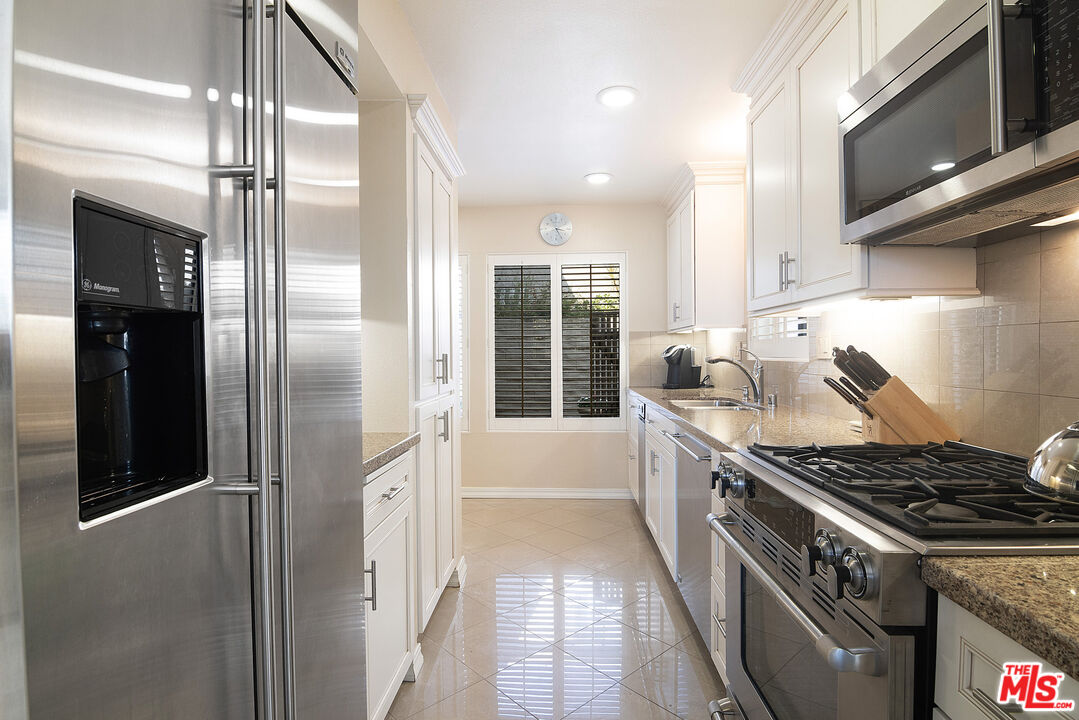 1621 Hilts Ave Unit: 1