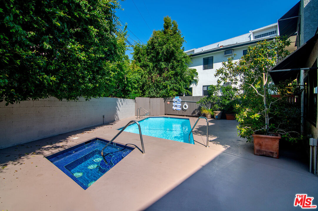 1621 Hilts Ave Unit: 1