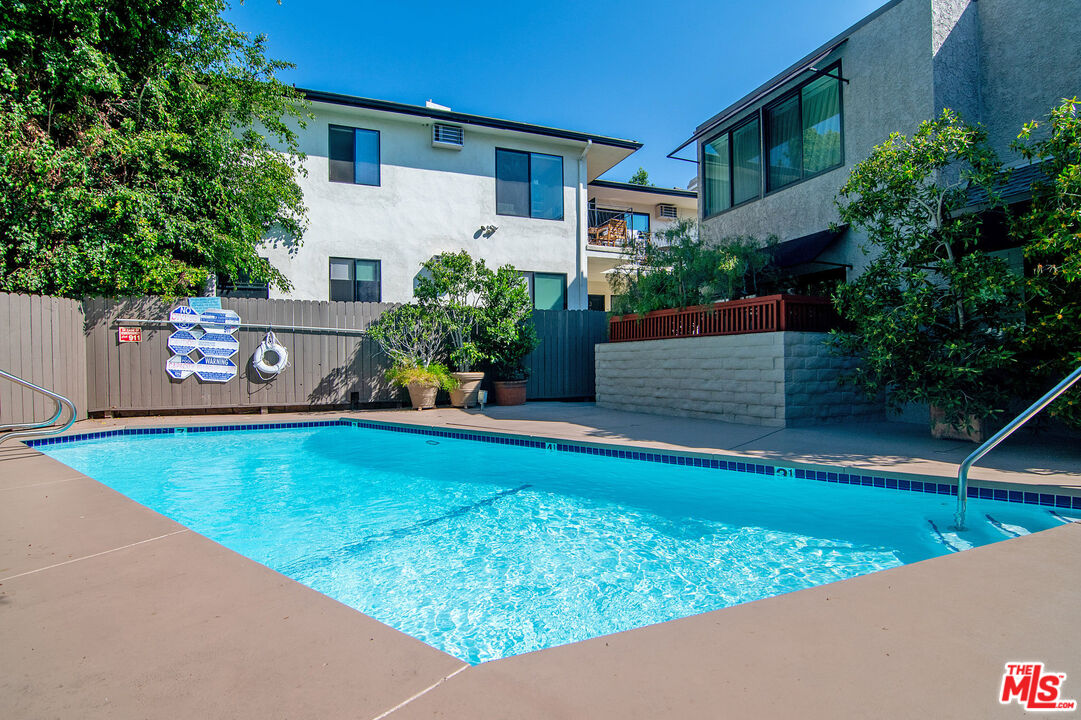 1621 Hilts Ave Unit: 1