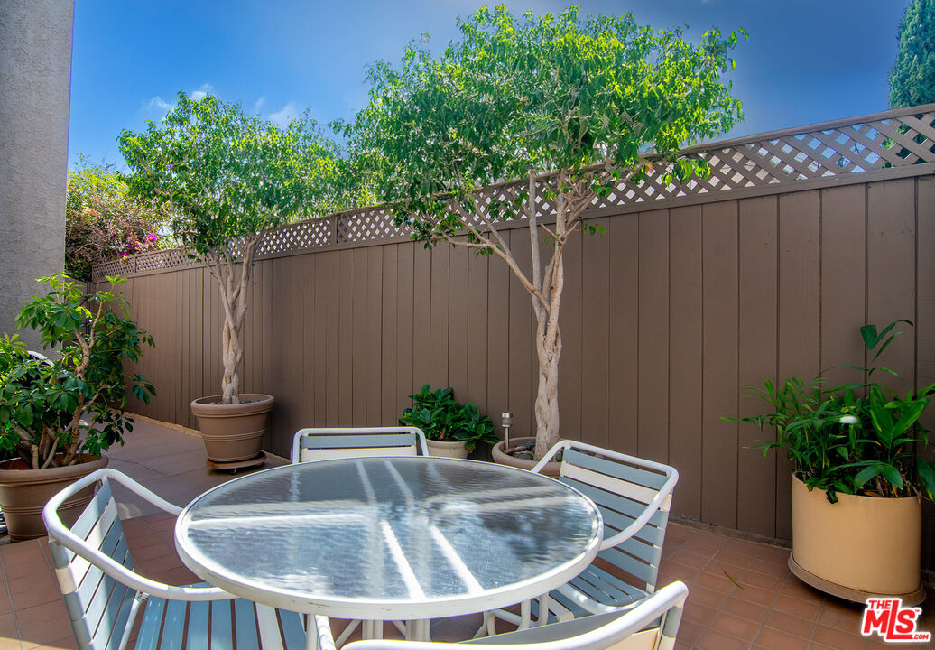 1621 Hilts Ave Unit: 1