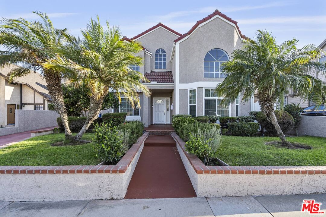 2210 Graham Ave Unit: A