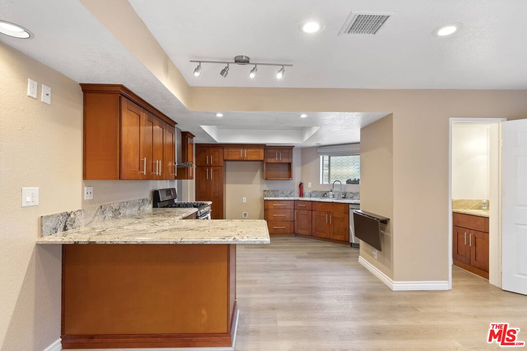 2210 Graham Ave Unit: A