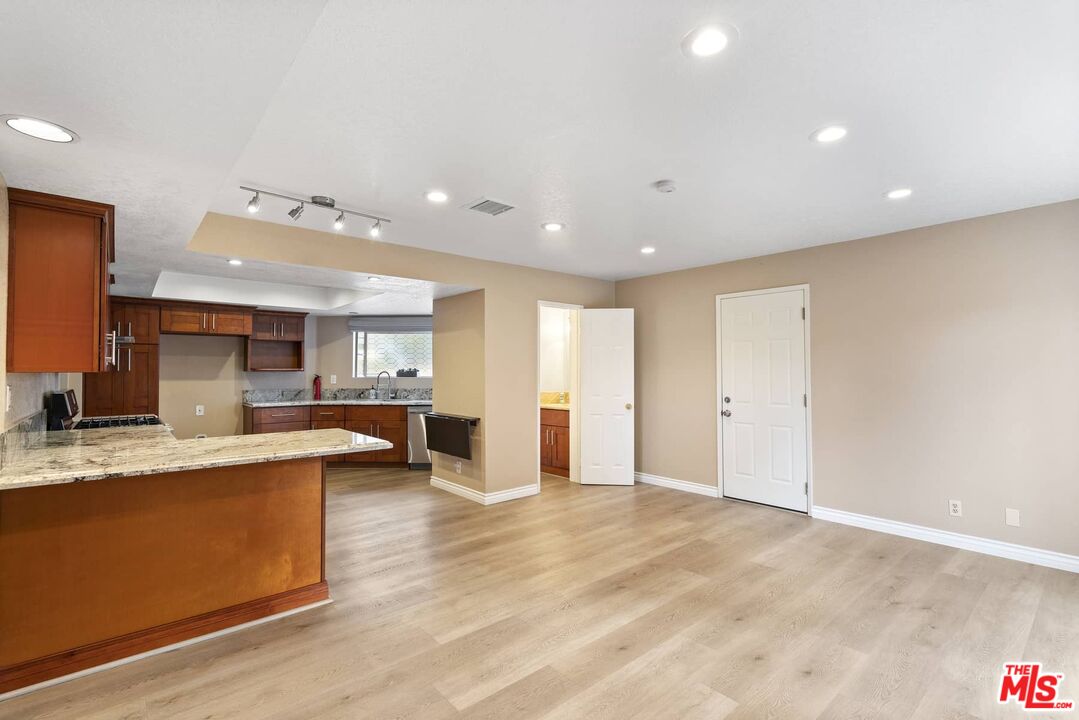 2210 Graham Ave Unit: A