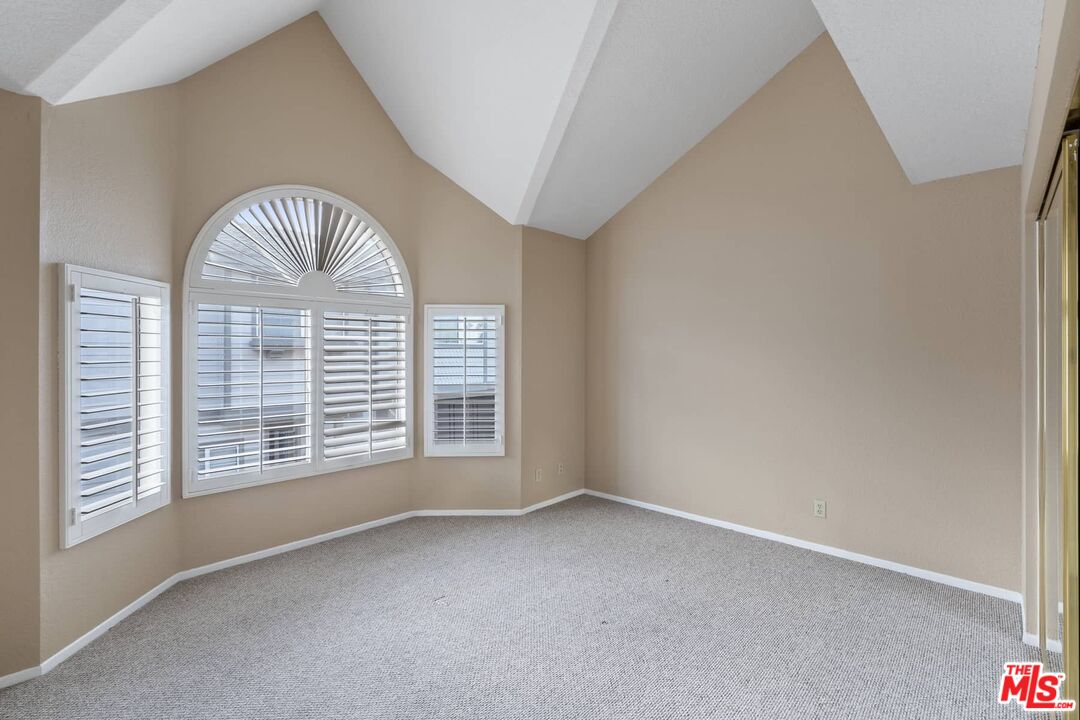 2210 Graham Ave Unit: A
