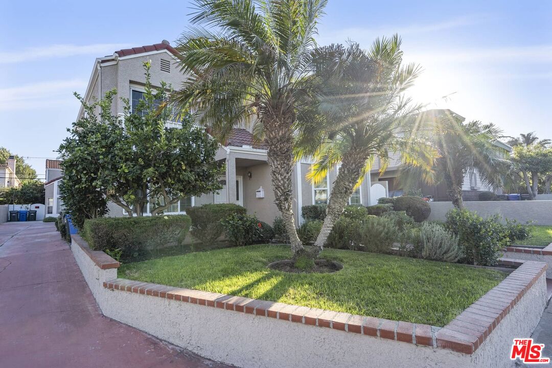 2210 Graham Ave Unit: A