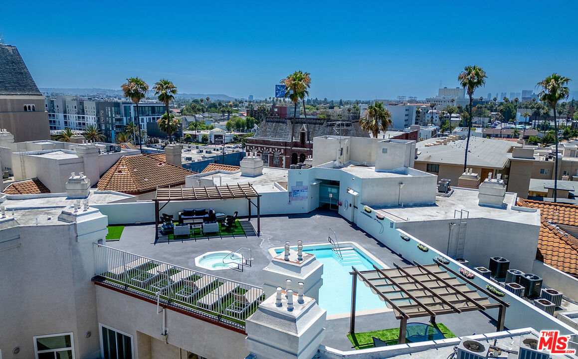 620 S Gramercy Pl Unit: 439