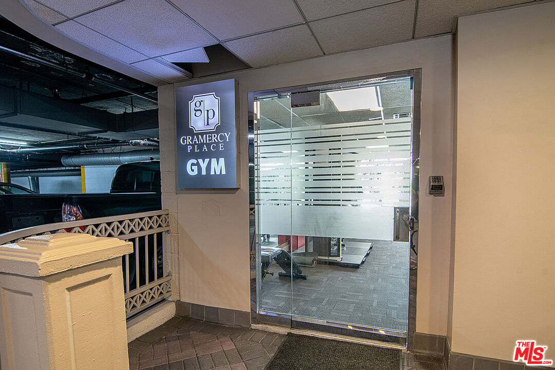 620 S Gramercy Pl Unit: 439