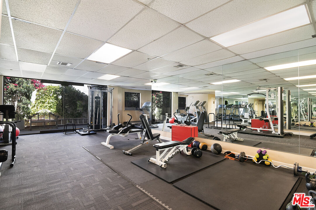 620 S Gramercy Pl Unit: 439