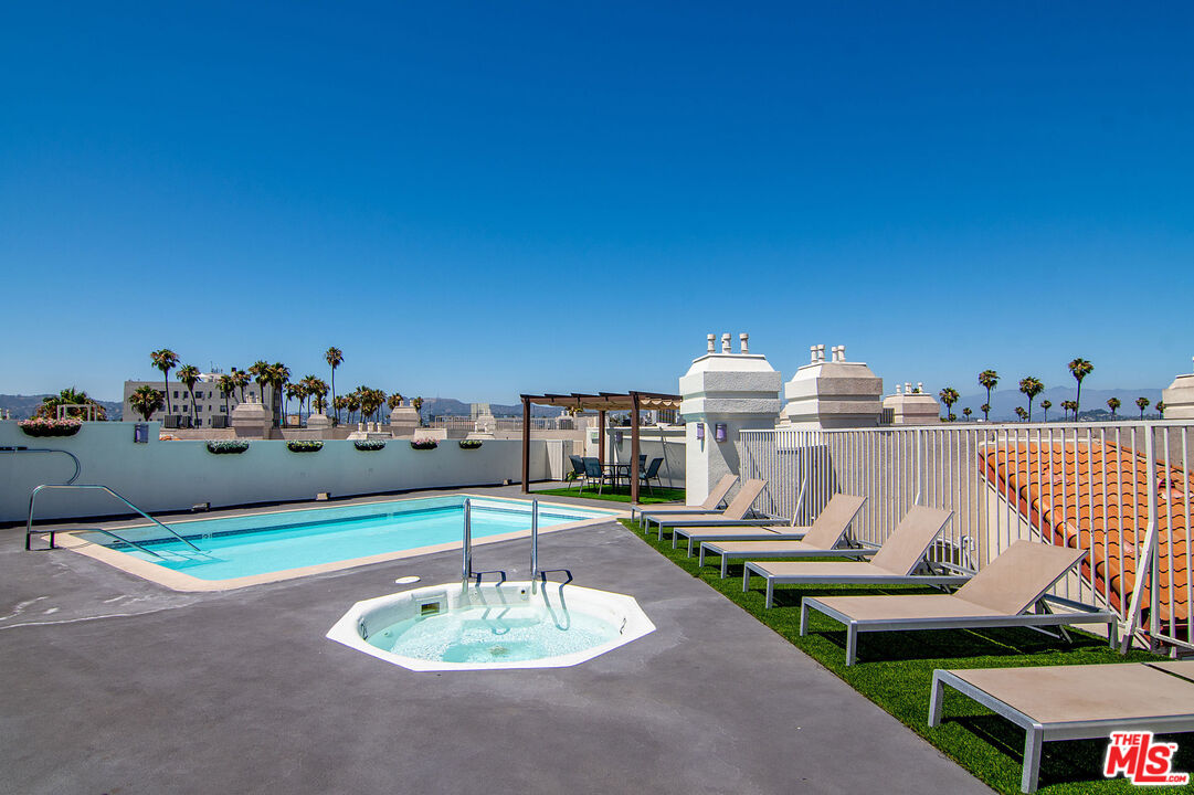 620 S Gramercy Pl Unit: 439