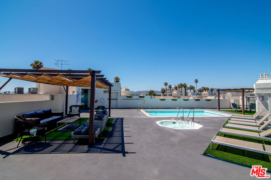620 S Gramercy Pl Unit: 439