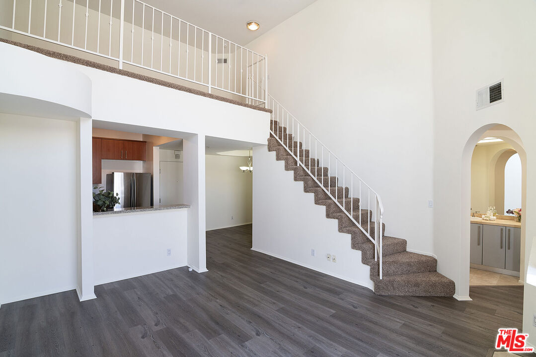 620 S Gramercy Pl Unit: 439