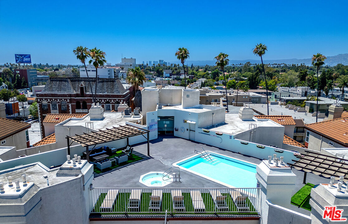 620 S Gramercy Pl Unit: 439