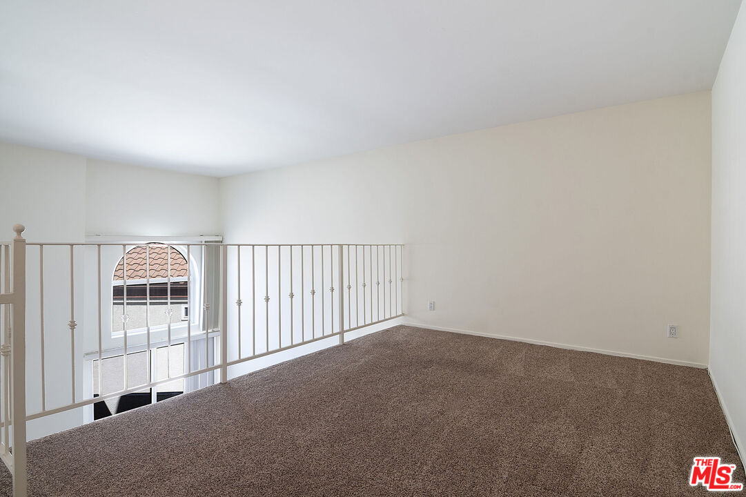 620 S Gramercy Pl Unit: 439