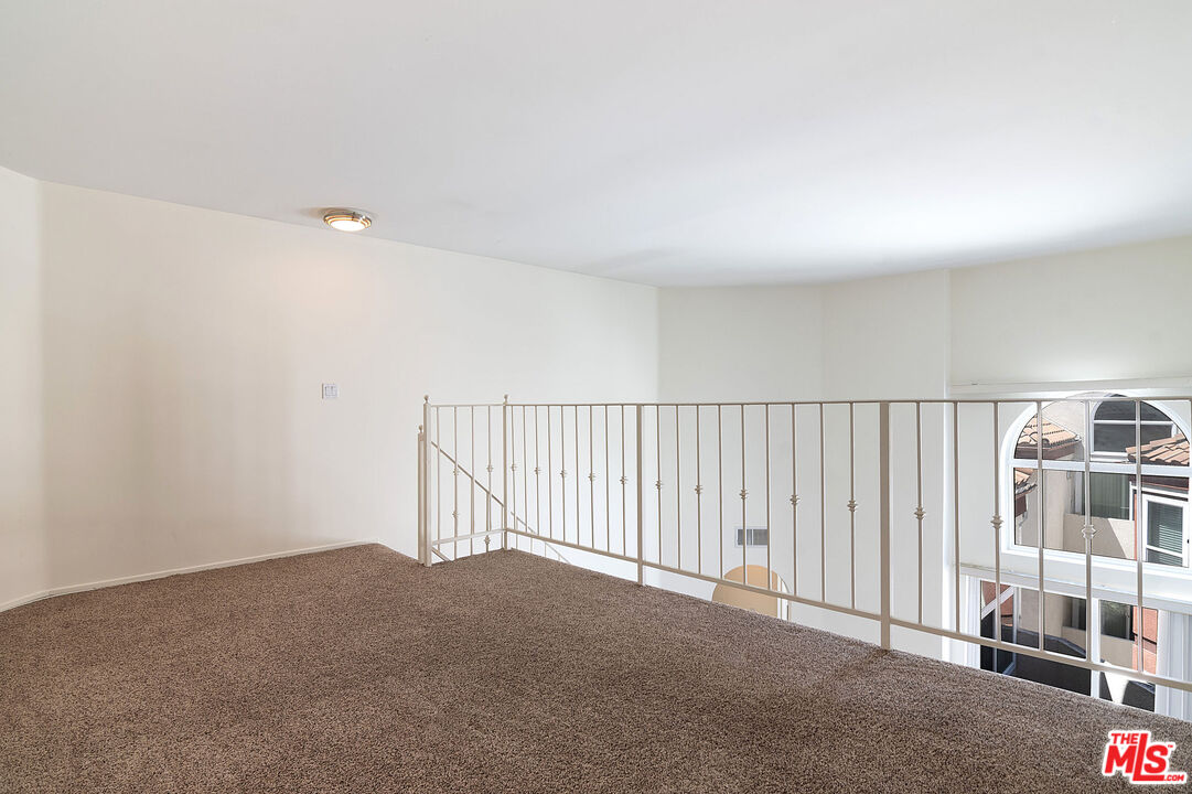 620 S Gramercy Pl Unit: 439