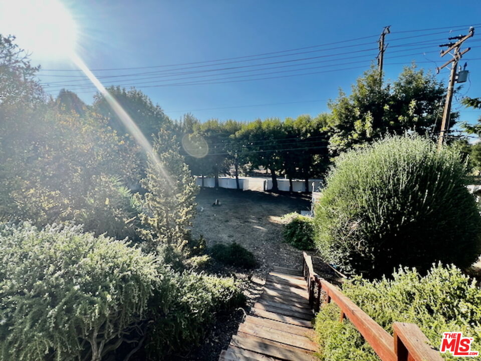 1011 El Segundo Dr