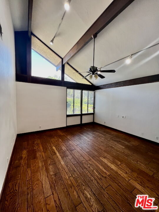 1011 El Segundo Dr
