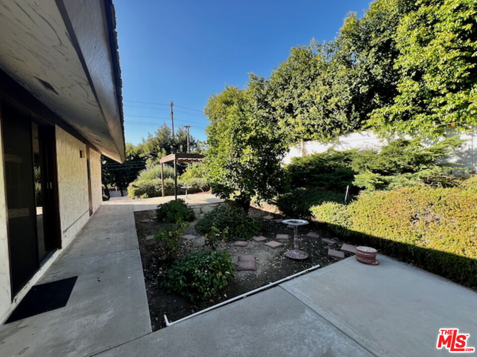 1011 El Segundo Dr
