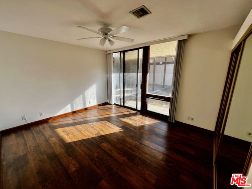 1011 El Segundo Dr