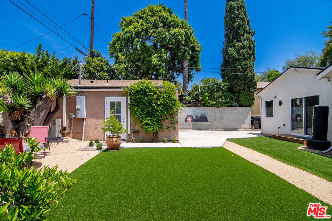 441 W Ellis Ave