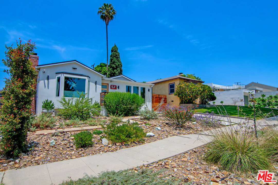 441 W Ellis Ave