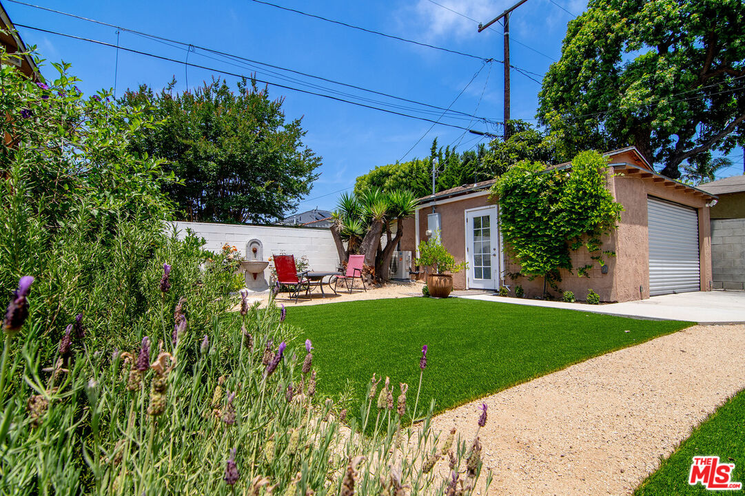 441 W Ellis Ave