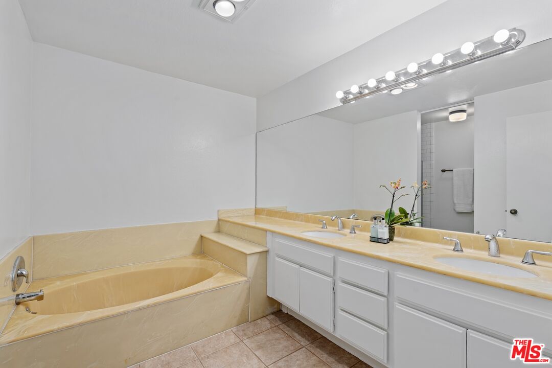 306 Bora Bora Way Unit: 114