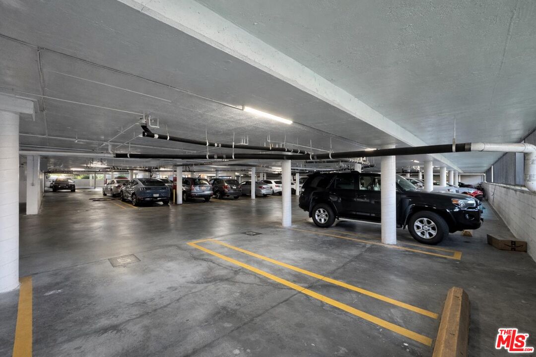 5100 Via Dolce Unit: 305