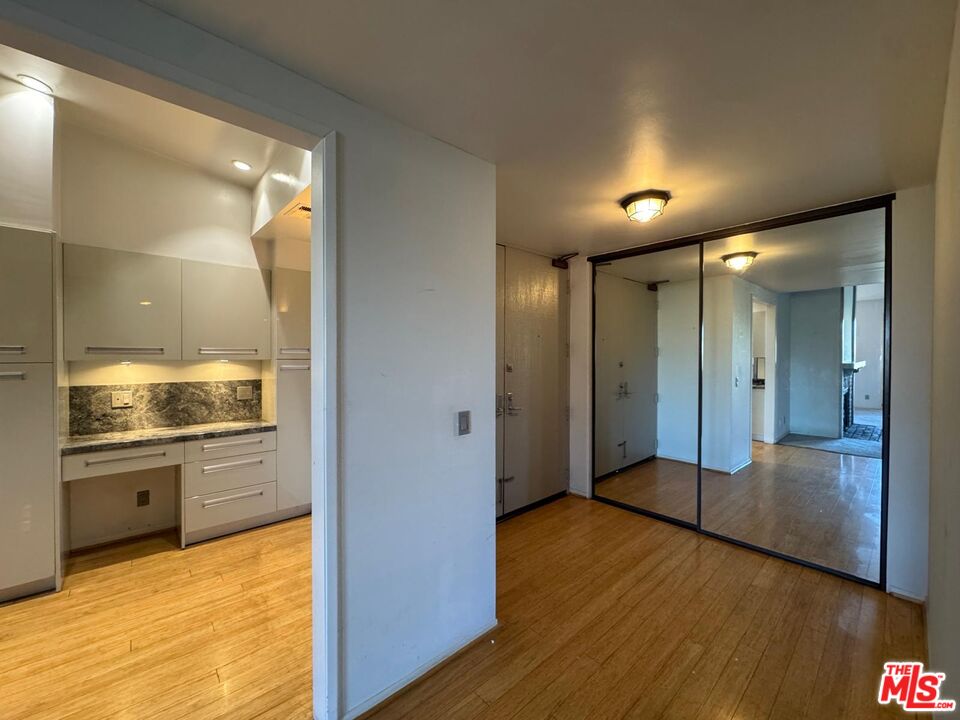 5100 Via Dolce Unit: 305