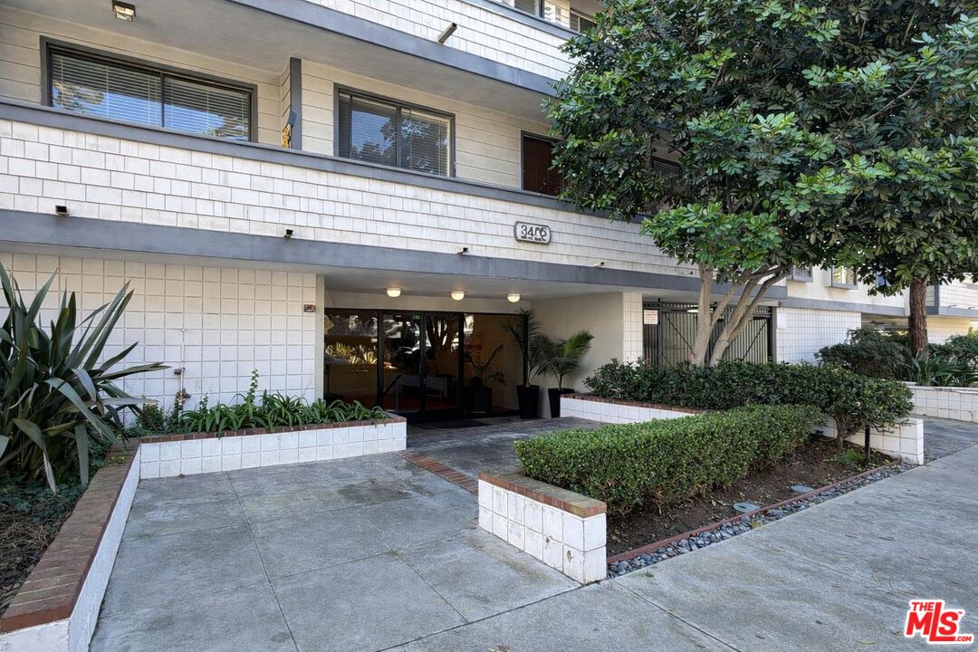 5100 Via Dolce Unit: 305