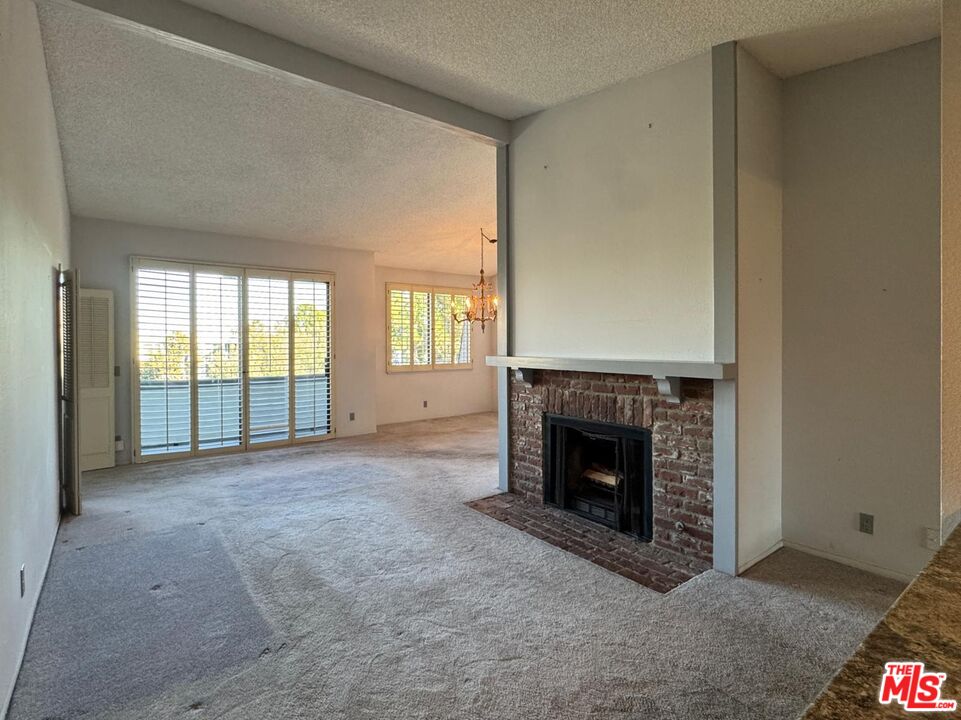 5100 Via Dolce Unit: 305