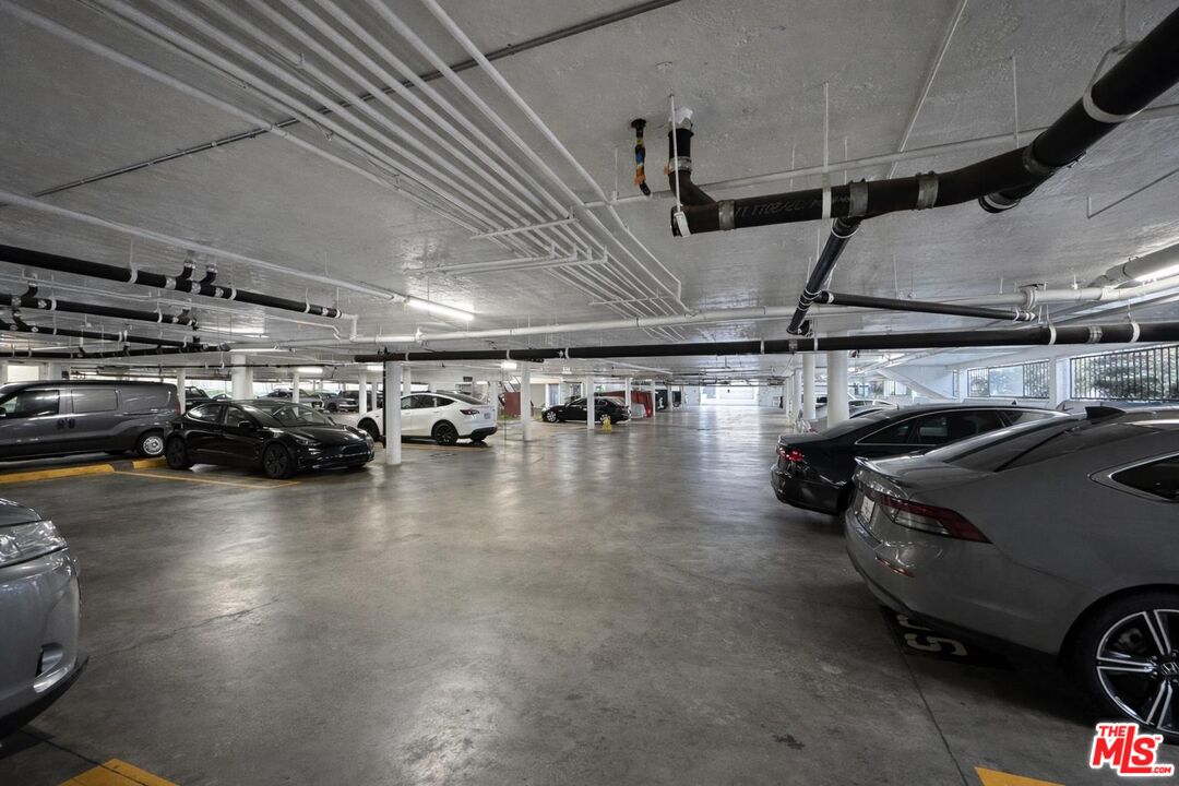 5100 Via Dolce Unit: 305