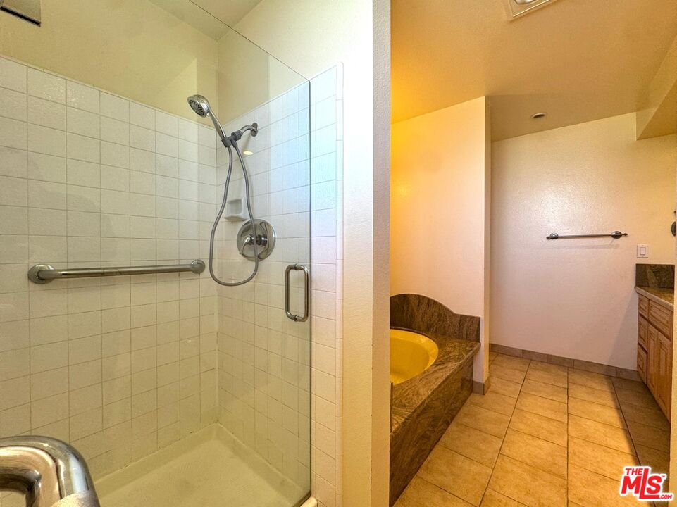 5100 Via Dolce Unit: 305