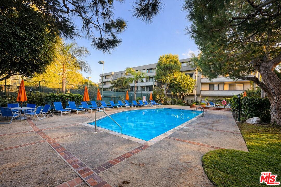 5100 Via Dolce Unit: 305