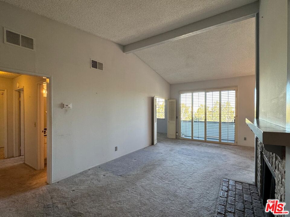 5100 Via Dolce Unit: 305