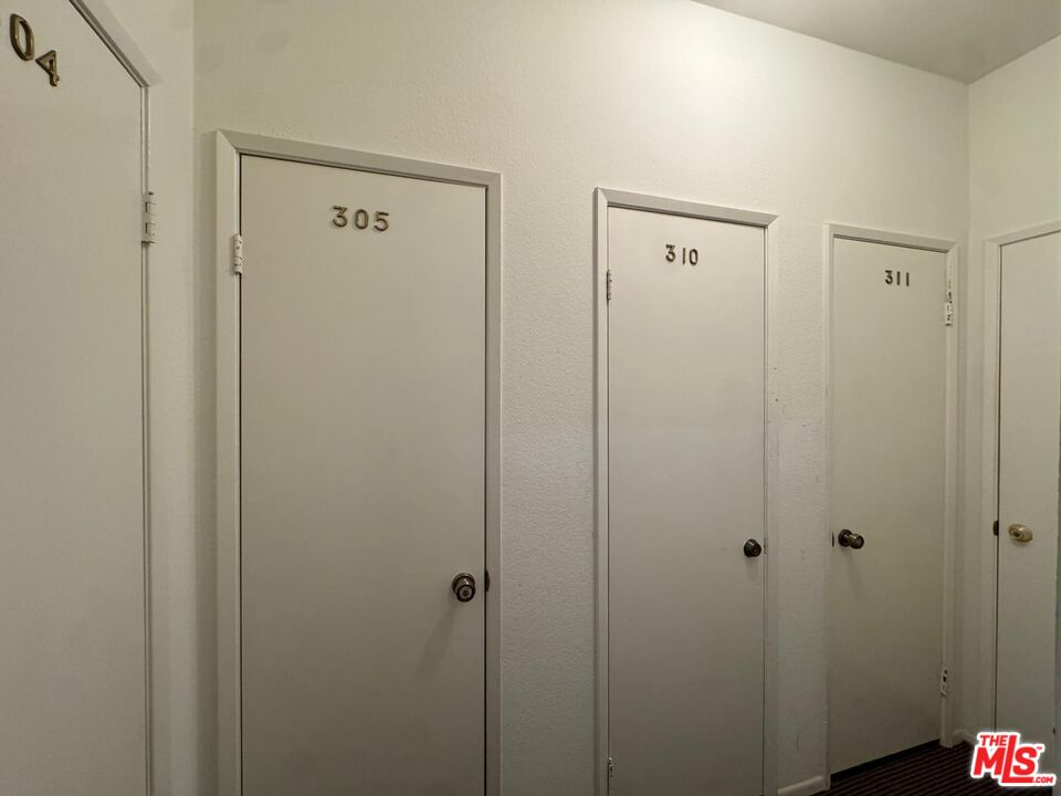 5100 Via Dolce Unit: 305