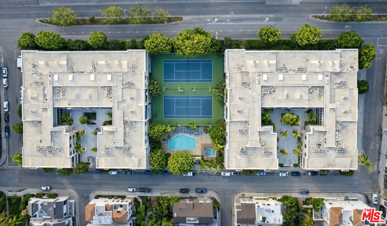 5100 Via Dolce Unit: 305