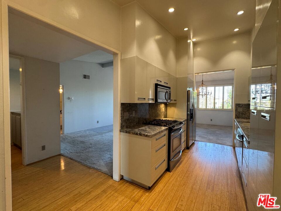 5100 Via Dolce Unit: 305